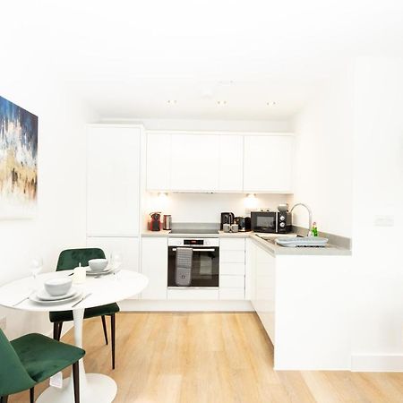 Stylish Studio Apt Overlooking Old Trafford Manchester Eksteriør bilde