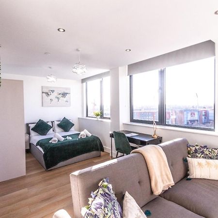 Stylish Studio Apt Overlooking Old Trafford Manchester Eksteriør bilde