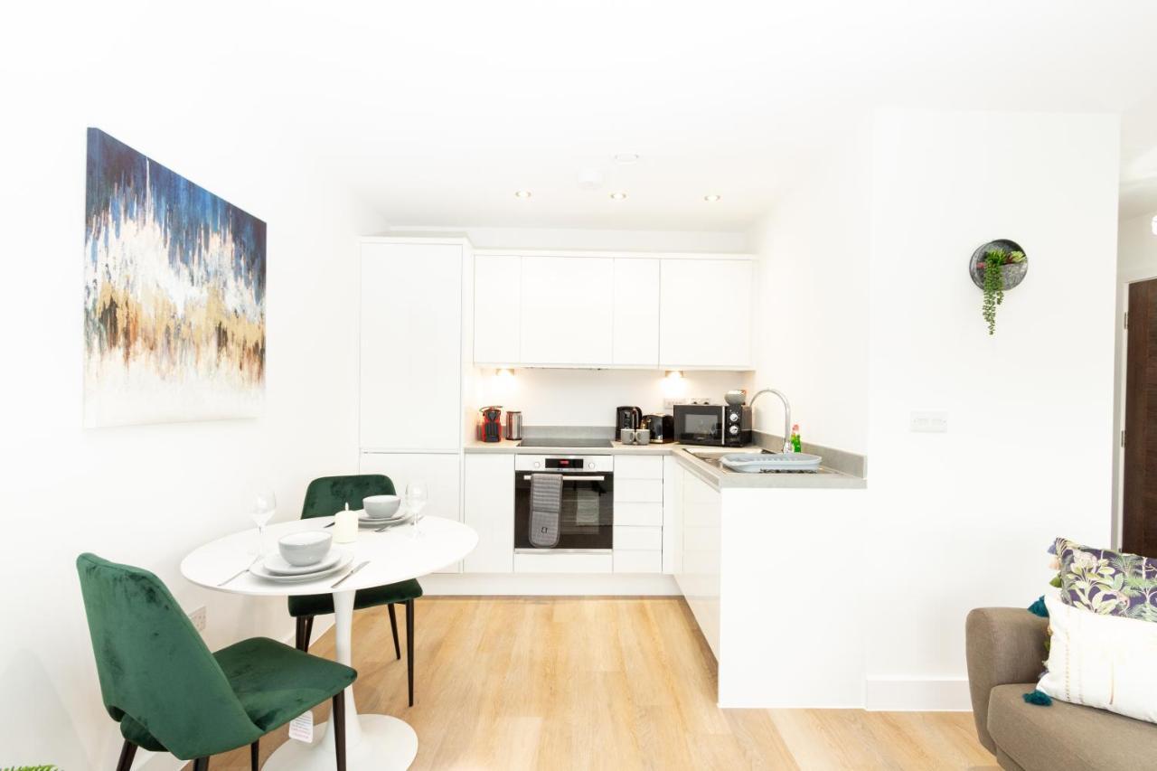 Stylish Studio Apt Overlooking Old Trafford Manchester Eksteriør bilde