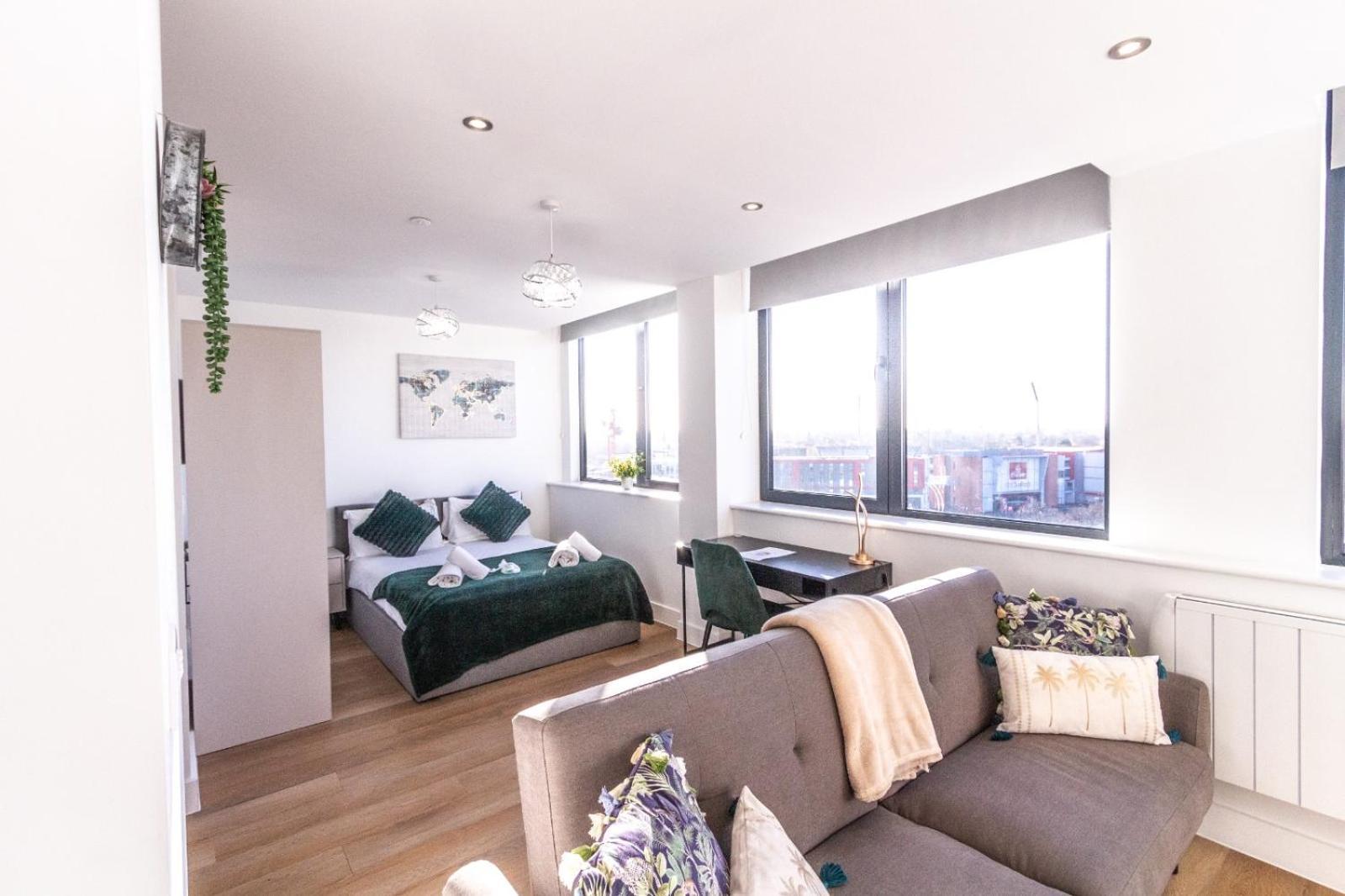 Stylish Studio Apt Overlooking Old Trafford Manchester Eksteriør bilde