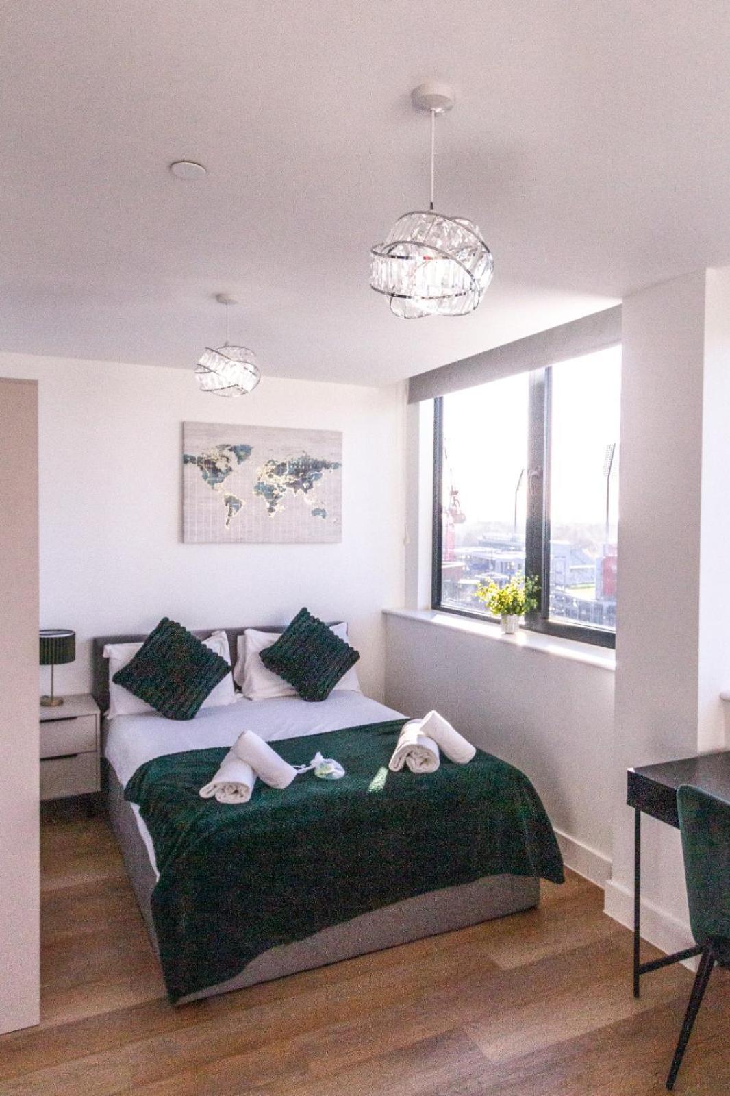 Stylish Studio Apt Overlooking Old Trafford Manchester Eksteriør bilde